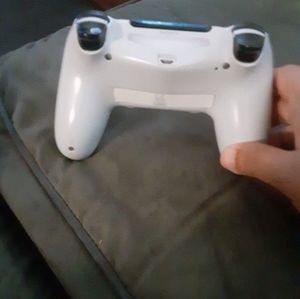 PS4 Dualshock 4 Wireless Controller for Ps4 (Glacier White) In-box Used